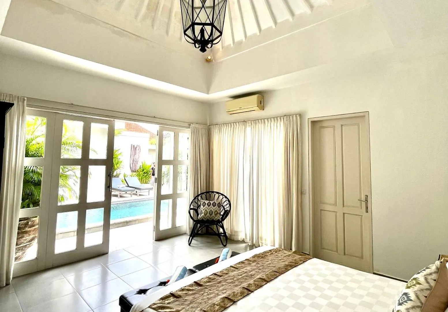 Villa Bella - Walking Distance To The Beach Canggu   Canggu (Bali)