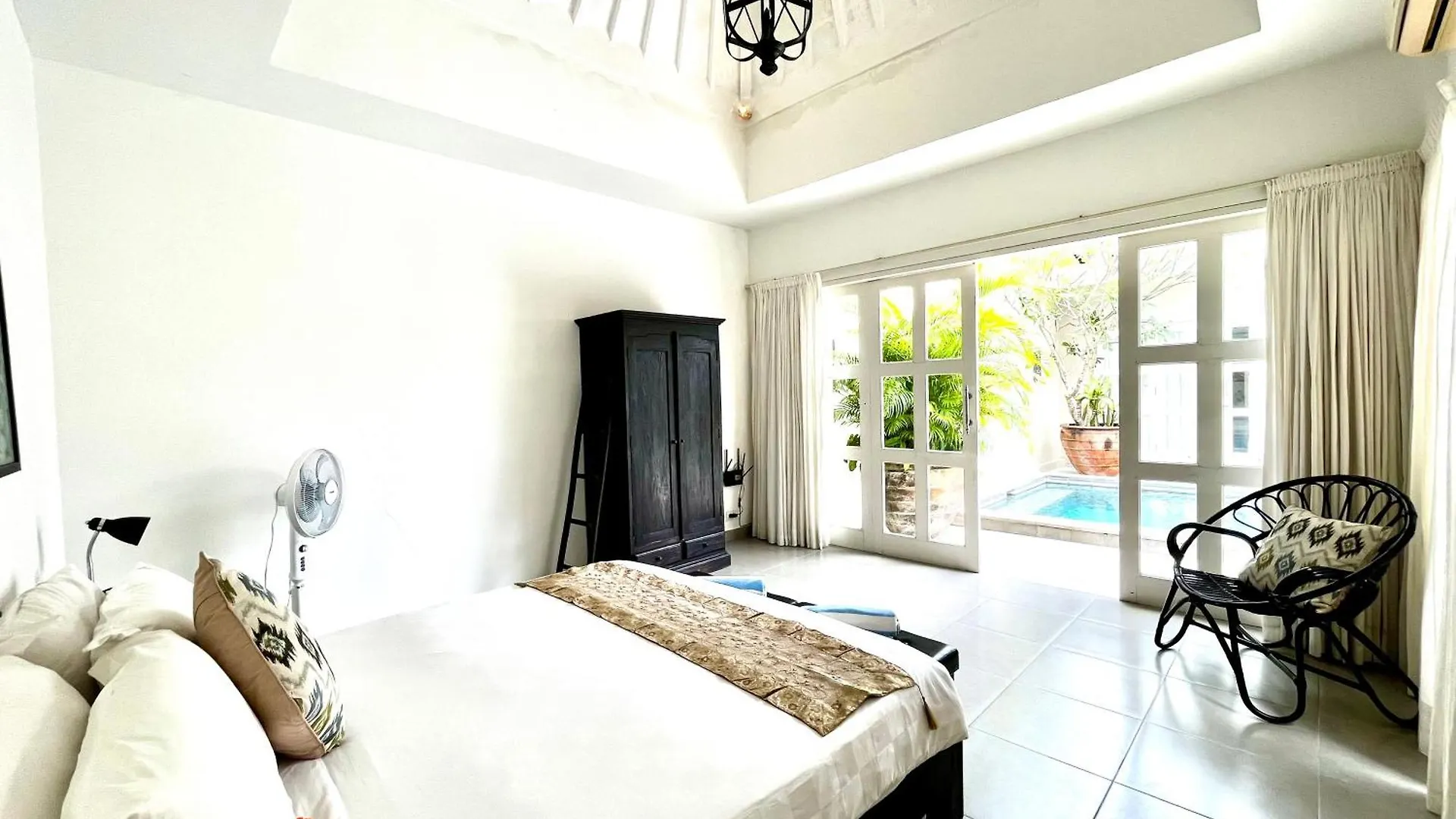 Villa Bella - Walking Distance To The Beach Canggu  0*, Canggu (Bali)